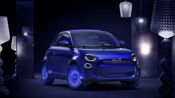 Nasce la nuova Fiat 500 tutta elettrica e Kartell la interpreta con il suo segno creativo