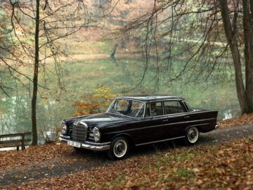 Mercedes-Benz Limousine der Baureihe 111 - "Heckflossen-Mercedes".