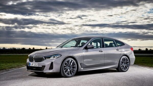 La nuova BMW 640i xDrive Gran Turismo, Bernina grey amber effect