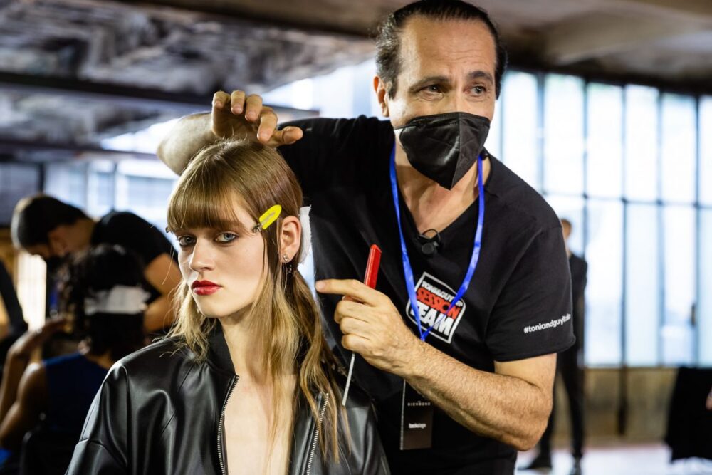 TONI&GUY Italia hairlook Collezione Uomo e Donna SS22 di JOHN RICHMOND.