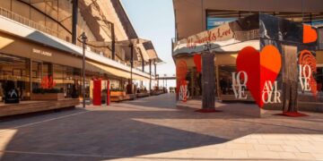 The Mall Sanremo allestimento speciale San Valentino 2022