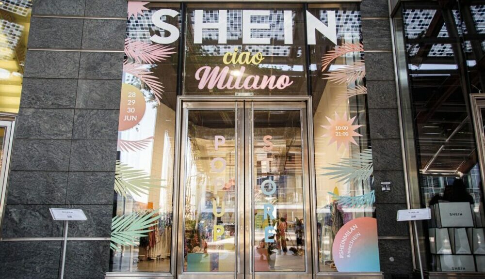 Shein a Milano in Piazza Gae Aulenti