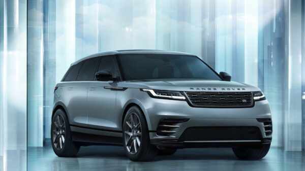 Nuovo Renge Rover Velar 24my