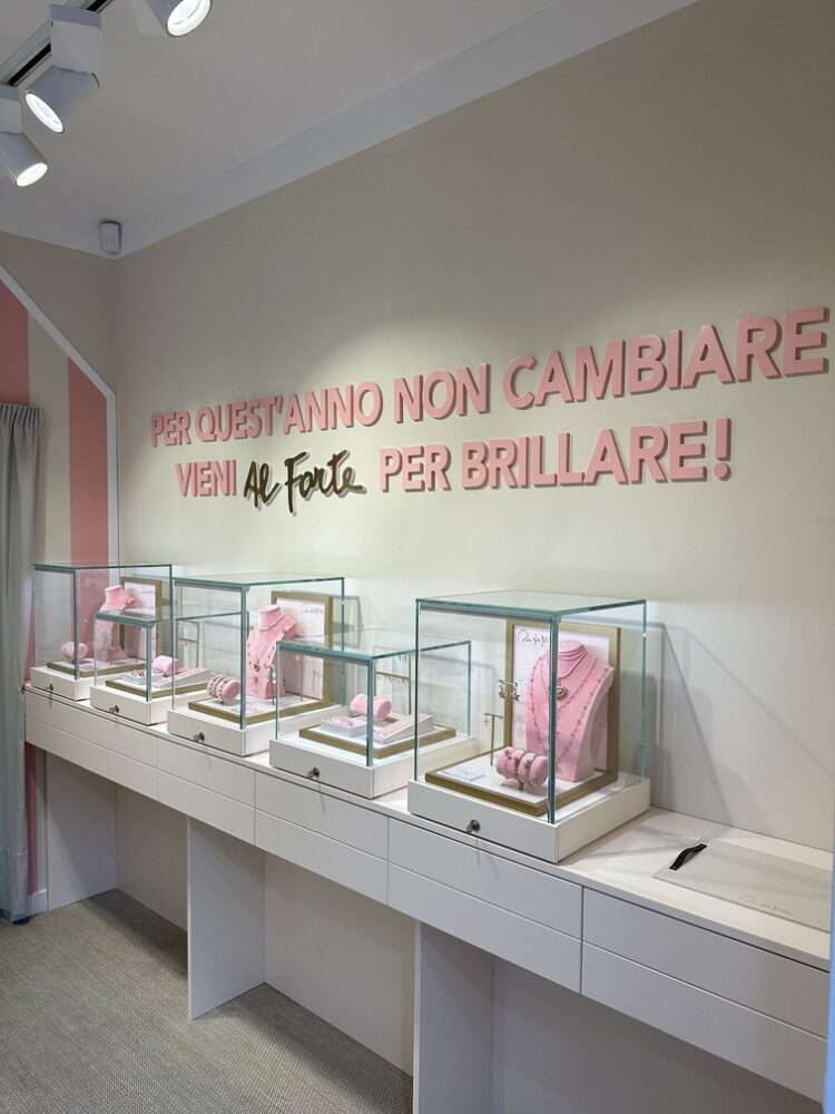 Rue des Mille nuova boutique Forte dei Marmi