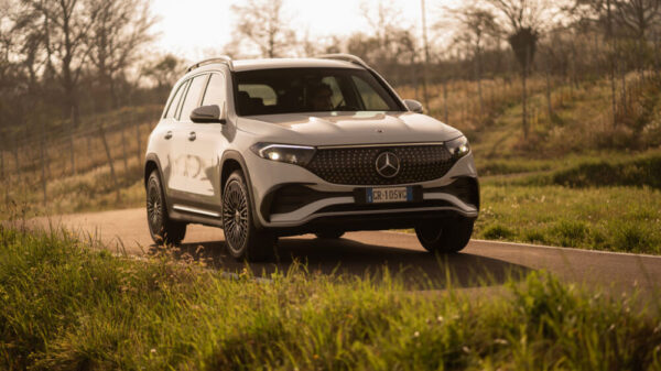 Nuovo_Suv_Mercedes_EQB