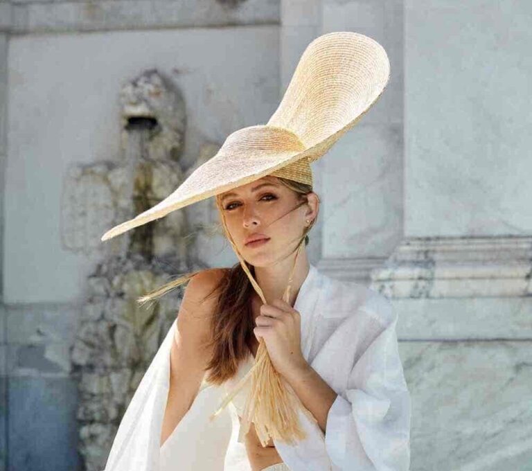 Il cappello donna Superpagoda della collezione Patrizia Fabri SS 2024