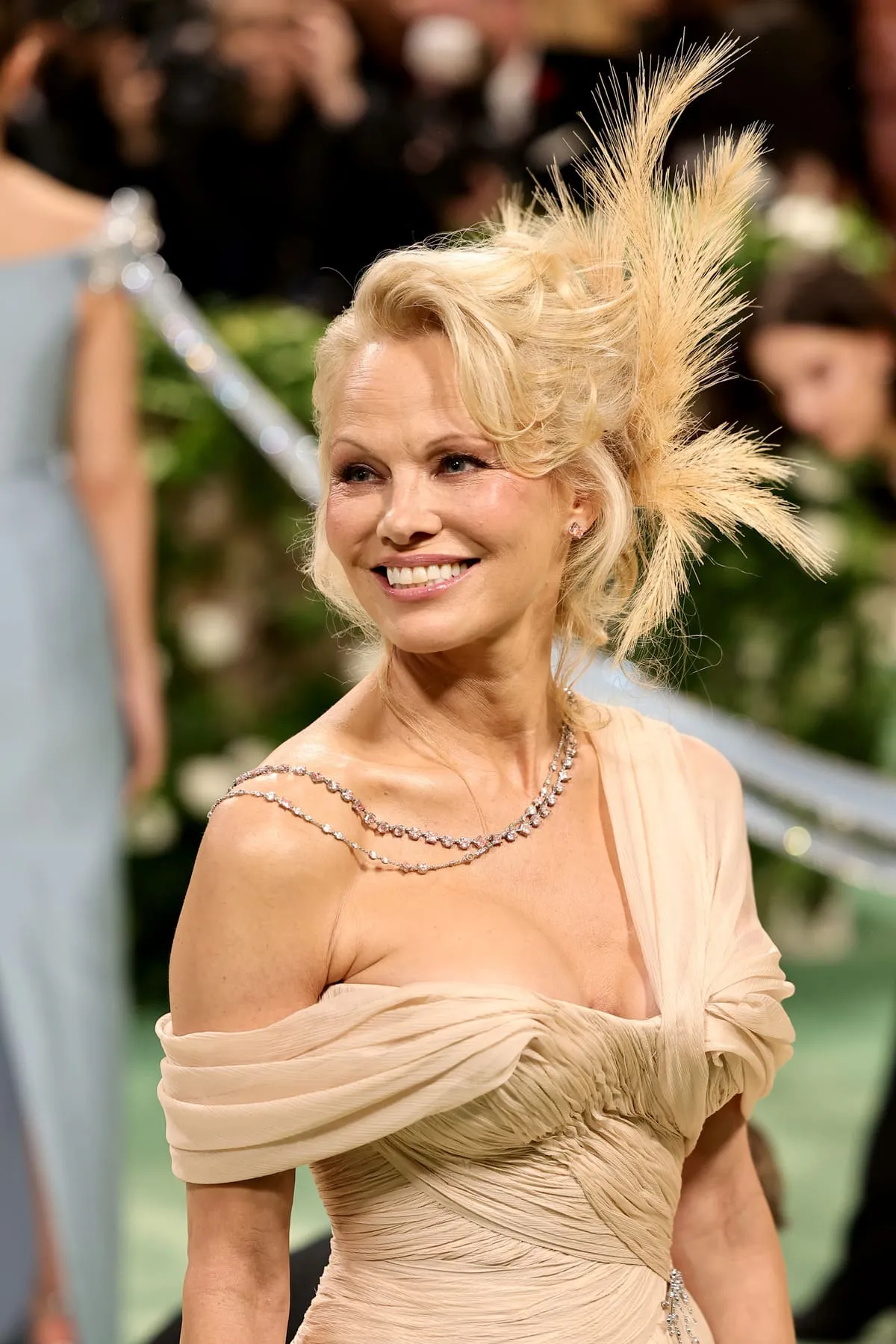 Pamela Anderson at The Met Gala wearing Custom Pandora Lab-Grown Diamonds_Getty Images_Getty Images Photo by Dia Dipasupil_