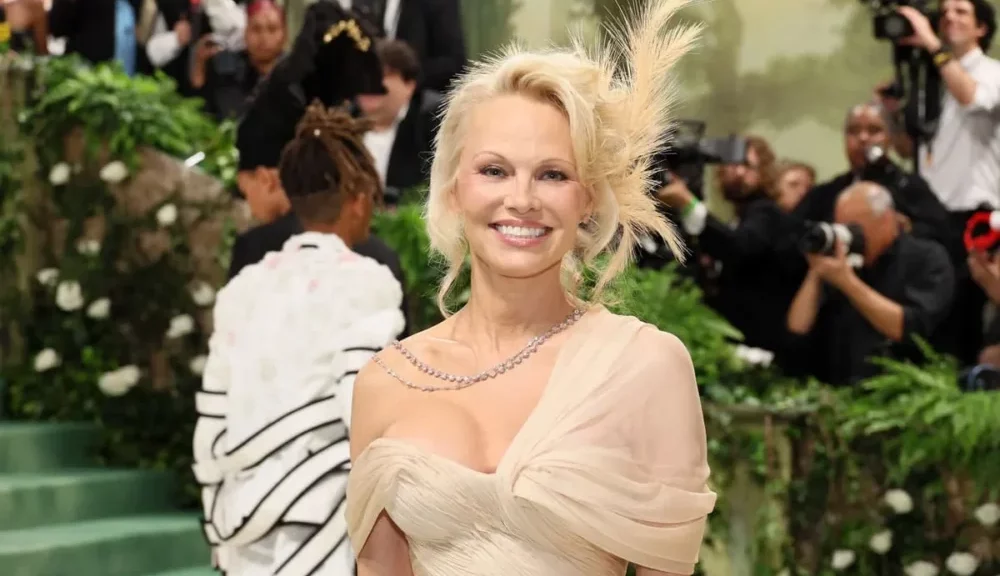 Pamela Anderson at The Met Gala wearing Custom Pandora Lab-Grown Diamonds_Getty Images_Getty Images Photo by Dia Dipasupil