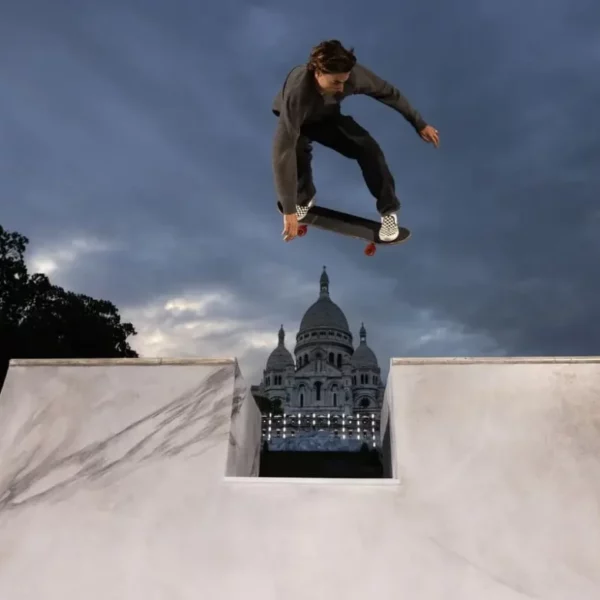 Installazione-per-skateboard-VANS_a-Parigi