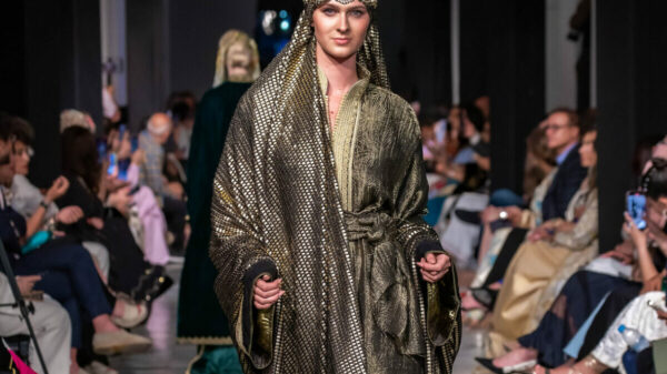 Oriental Fashion Show Parigi 23 - 24 giugno 2024 AMNA BENZERKI BENRAHAL -TFW 2024