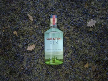 Sabatini Gin nello stand di DUNO Pitti Immagine Uomo 106 SS 2025
