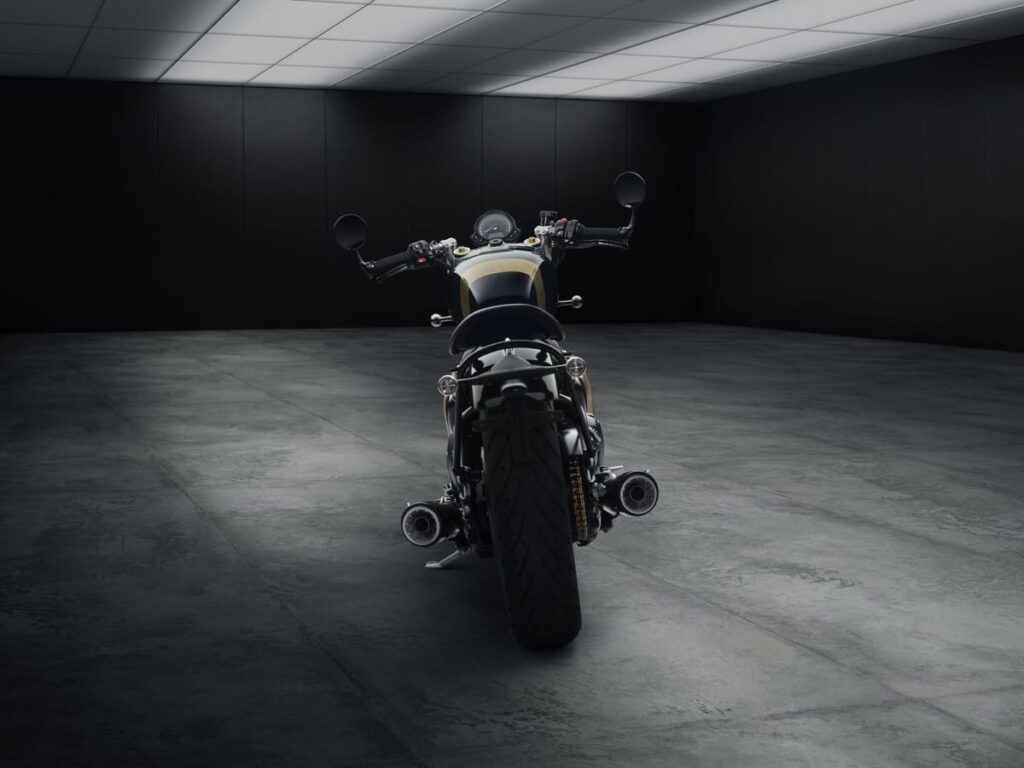 Triumph Motorcycles nuova Bonneville Bobber TFC 