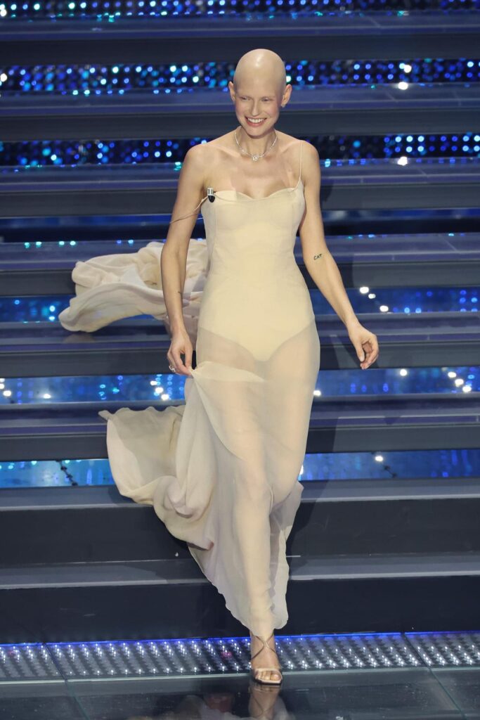 L'abito custom made di Ermanno Scervino indossato da Bianca Balti nella serata finale di Sanremo 2025