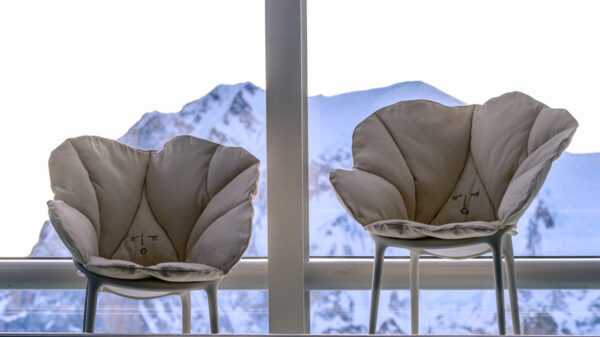 Tiziano Guardini X Kartell collezione Alice's Flowes Courmayeur Design Week - photo credit Giacomo Buzio